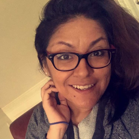 Meet your Posher, Ana from Cuero - Picture 2 of 4